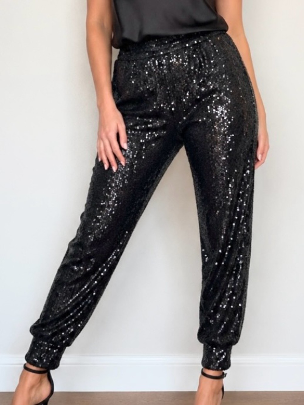 Cable & Gauge Med. Black Sequin Jogger Pants Lined with Pockets